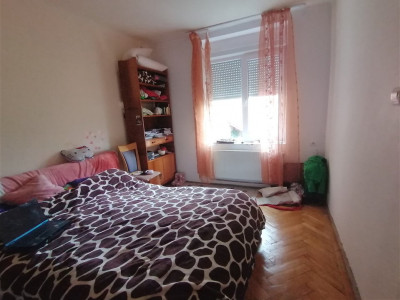 Apartament 3 camere | Etaj intermediar | 52mpu | zona Horea Centru