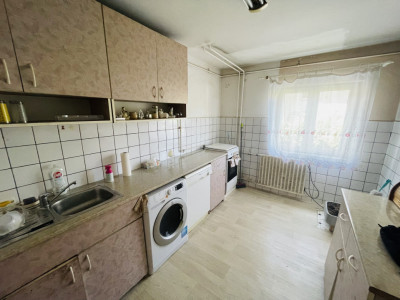Apartament 3 camere | Decomandat | 70 mpu | Zona Nicolae Titulescu