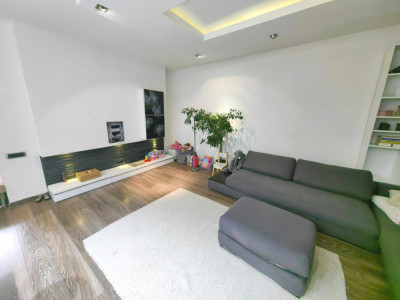 Apartament 3 camere | Parcare | 79 mpu | zona Observator Zorilor