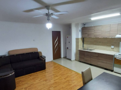 Apartament 3 camere | Decomandat | 66 mpu | Zona Parang