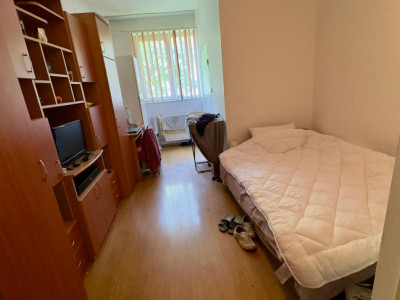 Garsoniera | Etaj intermediar | 22 mpu | Zona Lombului Dambul Rotund