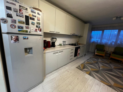 Apartament 3 camere | Decomandat | Parcare | 70 mpu | Regal Baciu