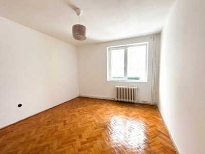 Apartament 3 camere | Etaj intermediar| 40mpu | P-ța Hermes Gheorgheni